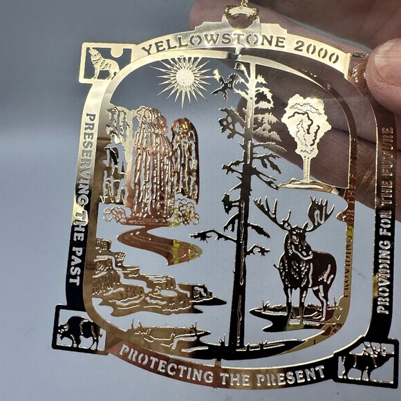 Yellowstone 2000 24k gold flashed ornament - Picture 2 of 6